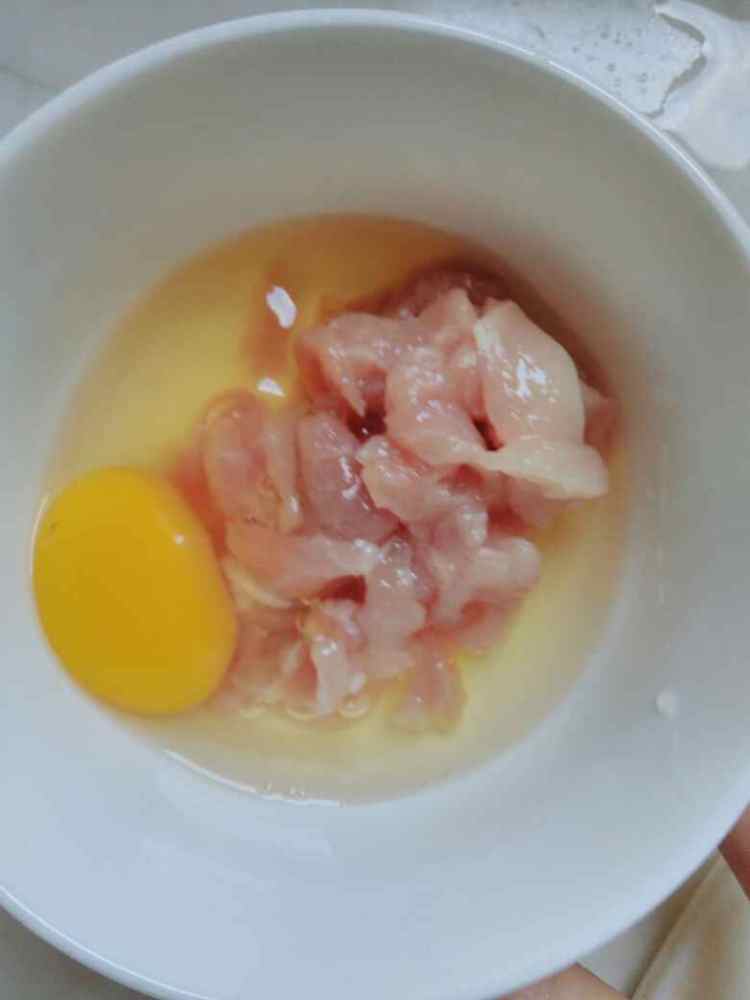 鸡蛋肉丝面步骤3