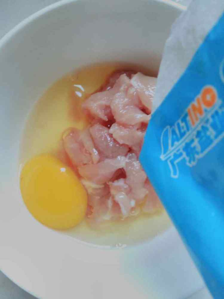 鸡蛋肉丝面步骤4
