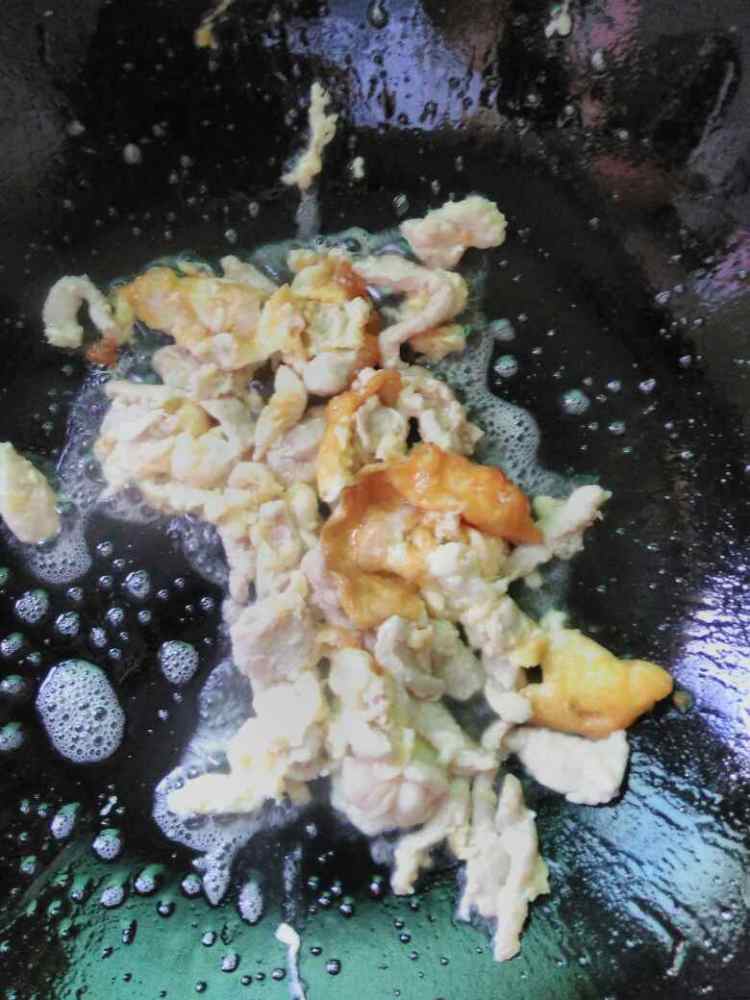 鸡蛋肉丝面步骤7