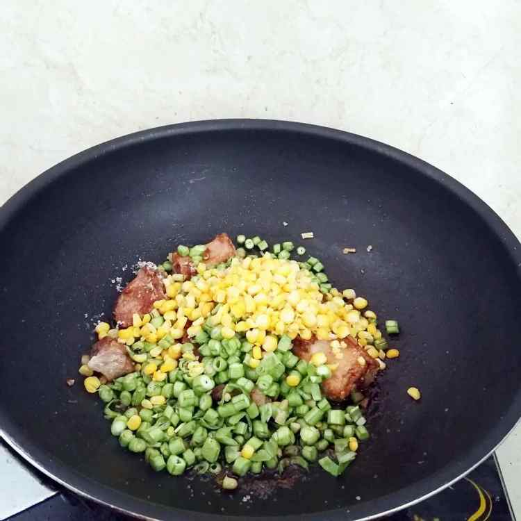 排骨玉米粒焖饭步骤7