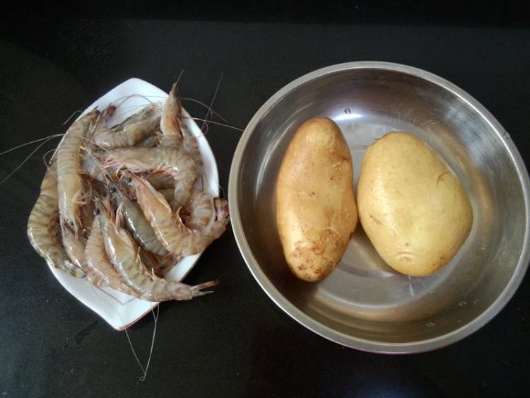 虾仁土豆泥步骤1