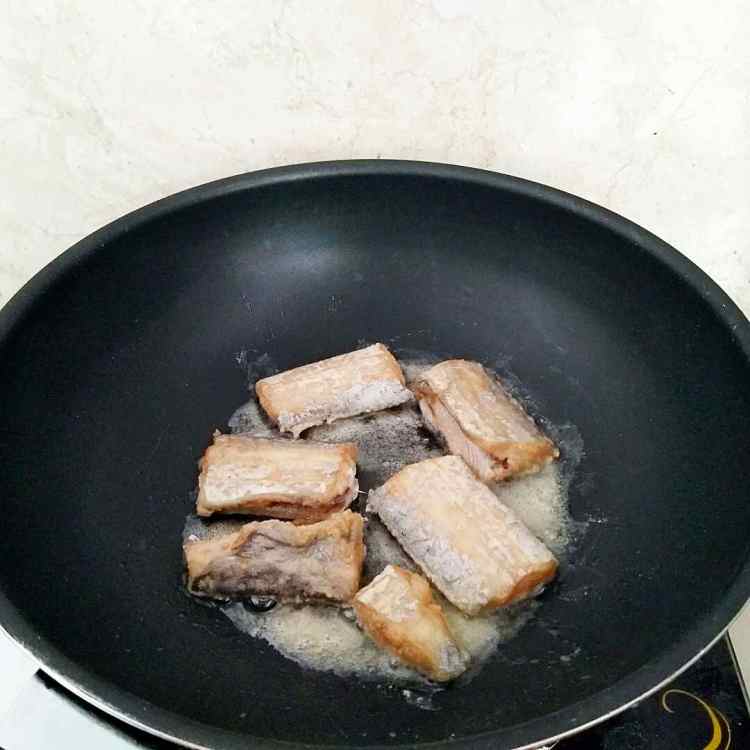 香酥胡椒带鱼步骤8