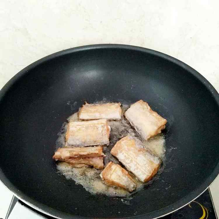 香酥胡椒带鱼步骤9