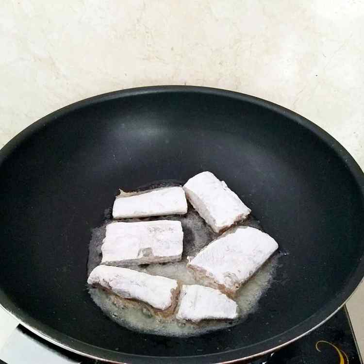 香酥胡椒带鱼步骤7