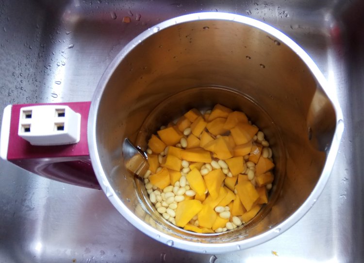 南瓜黄豆米糊步骤4