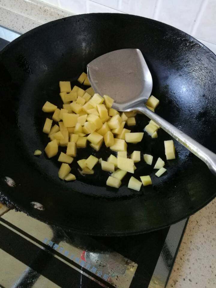 咖喱土豆步骤3