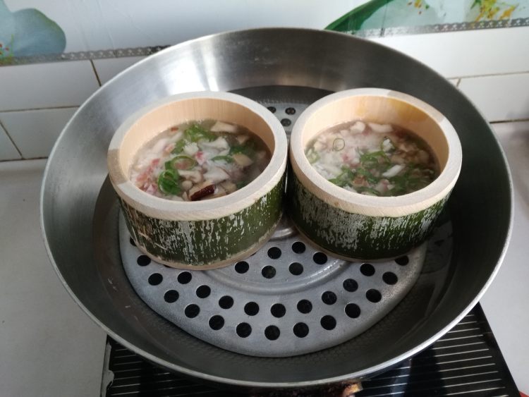 腊肠香菇竹桶饭步骤7