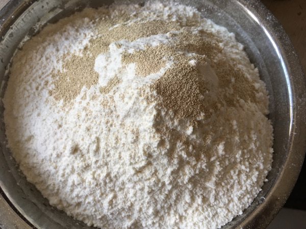 豆角肉包步骤1