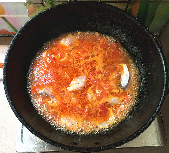 番茄酸汤煮巴沙鱼步骤11