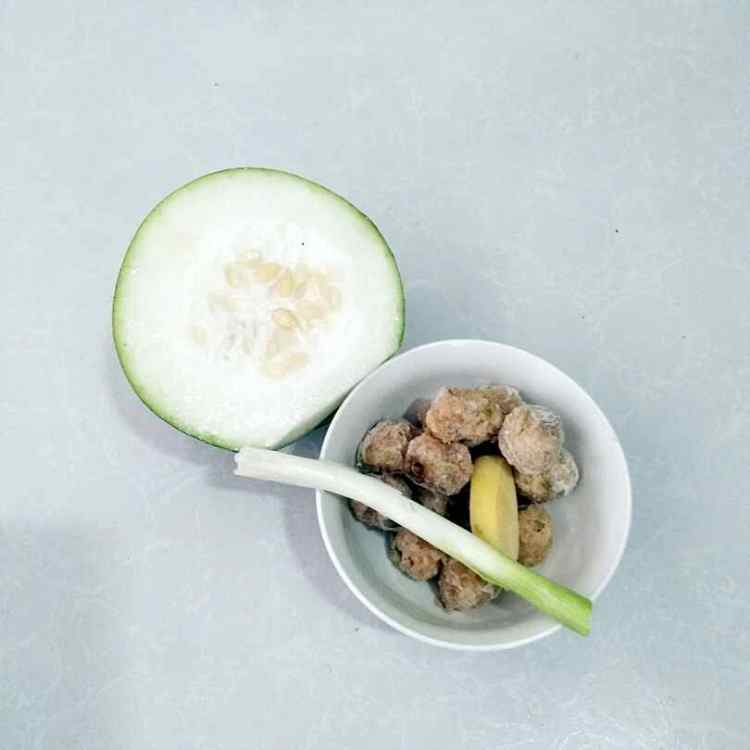 糖醋冬瓜肉丸步骤1