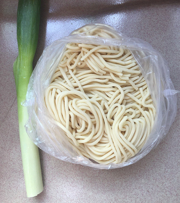 五花肉豆角焖面步骤2
