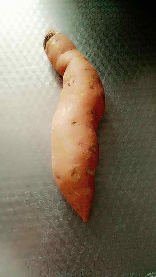 拔丝红薯步骤1