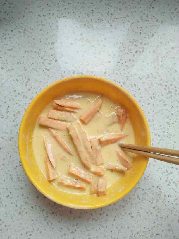 酥炸红薯条步骤6