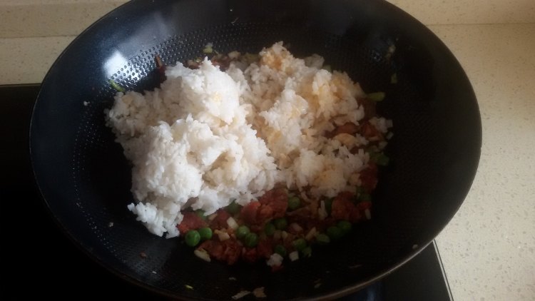 香肠炒饭步骤9