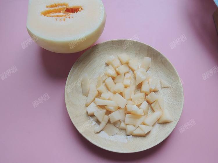 #盛夏餐桌#酸奶水果沙步骤3