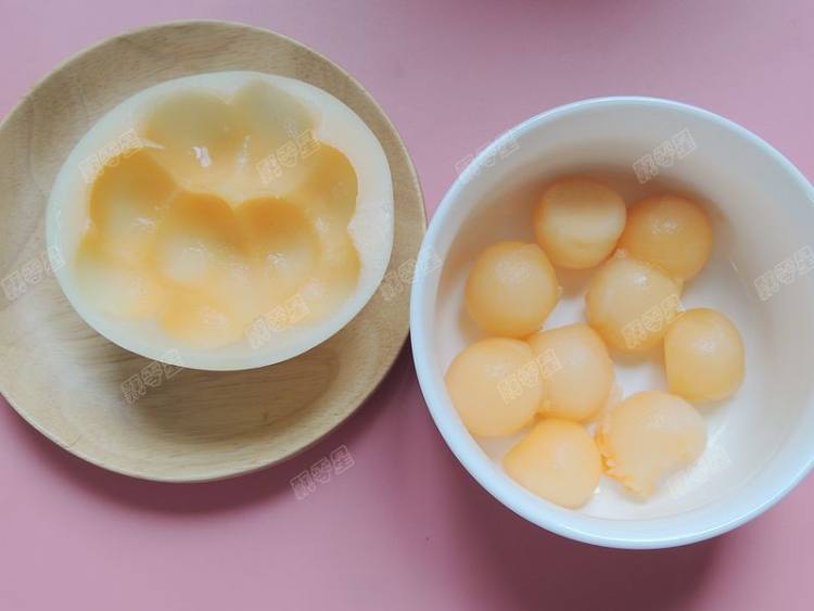 #盛夏餐桌# 水果拼盘步骤2