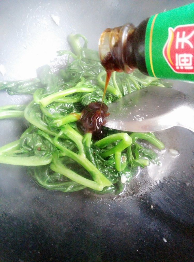 蚝油木耳菜步骤7
