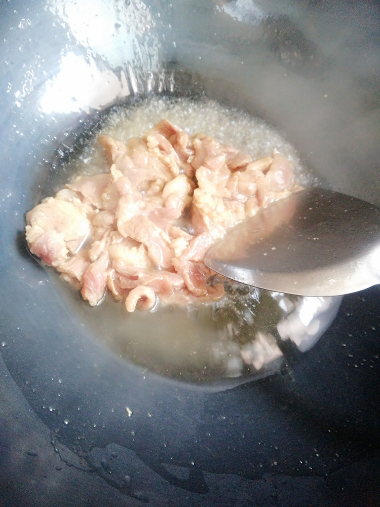 丝瓜木耳炒肉步骤5