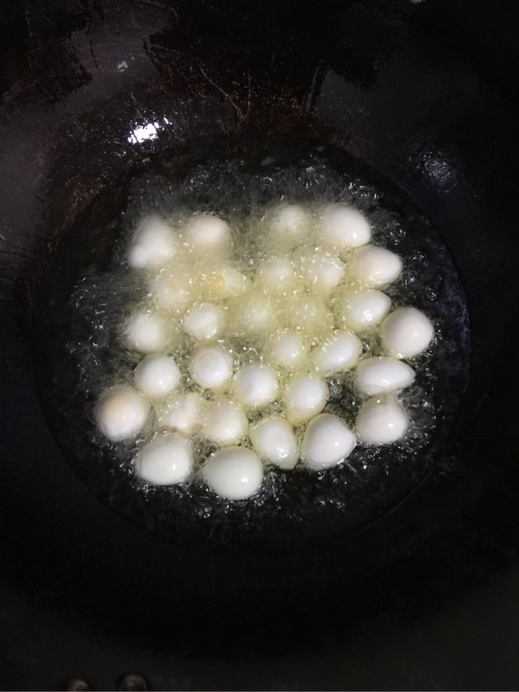 糖醋虎皮鹌鹑蛋步骤7