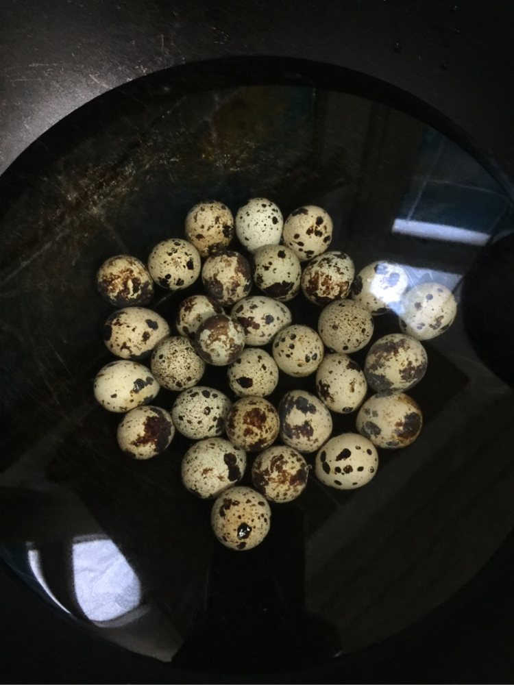 糖醋虎皮鹌鹑蛋步骤2