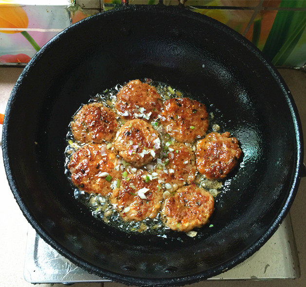 黑椒煎肉饼步骤18