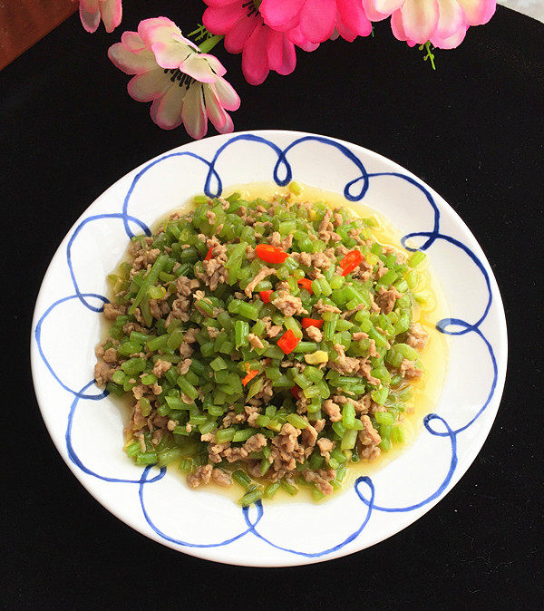肉末炒红薯梗步骤11