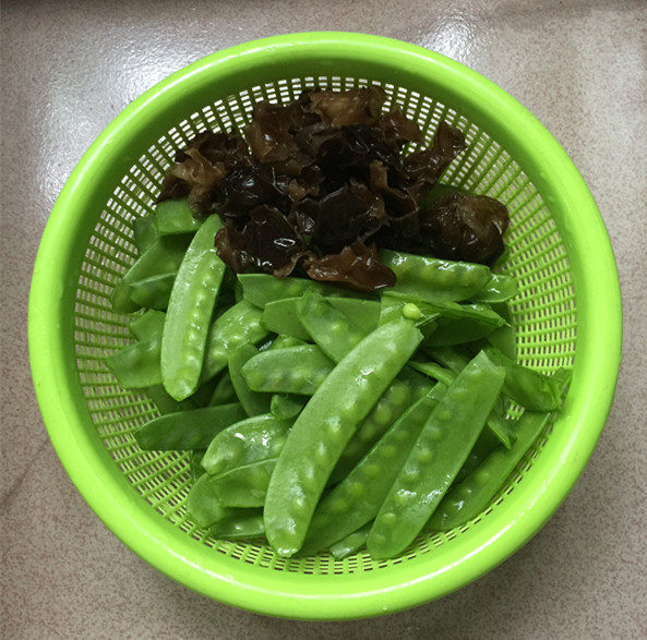 荷兰豆炒牛肉步骤5