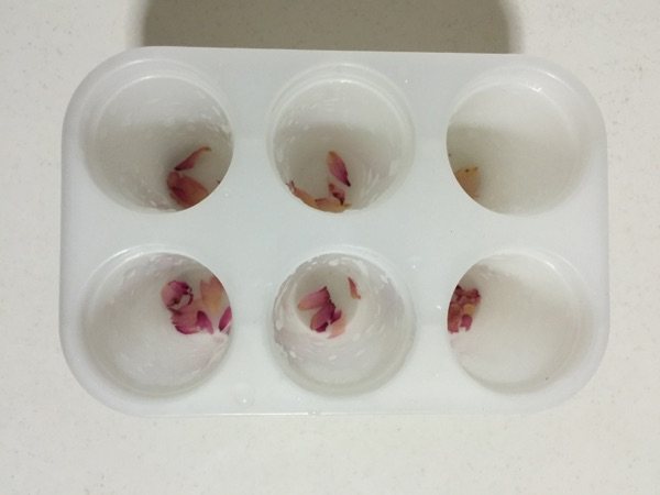 玫瑰蜂蜜棒冰步骤2