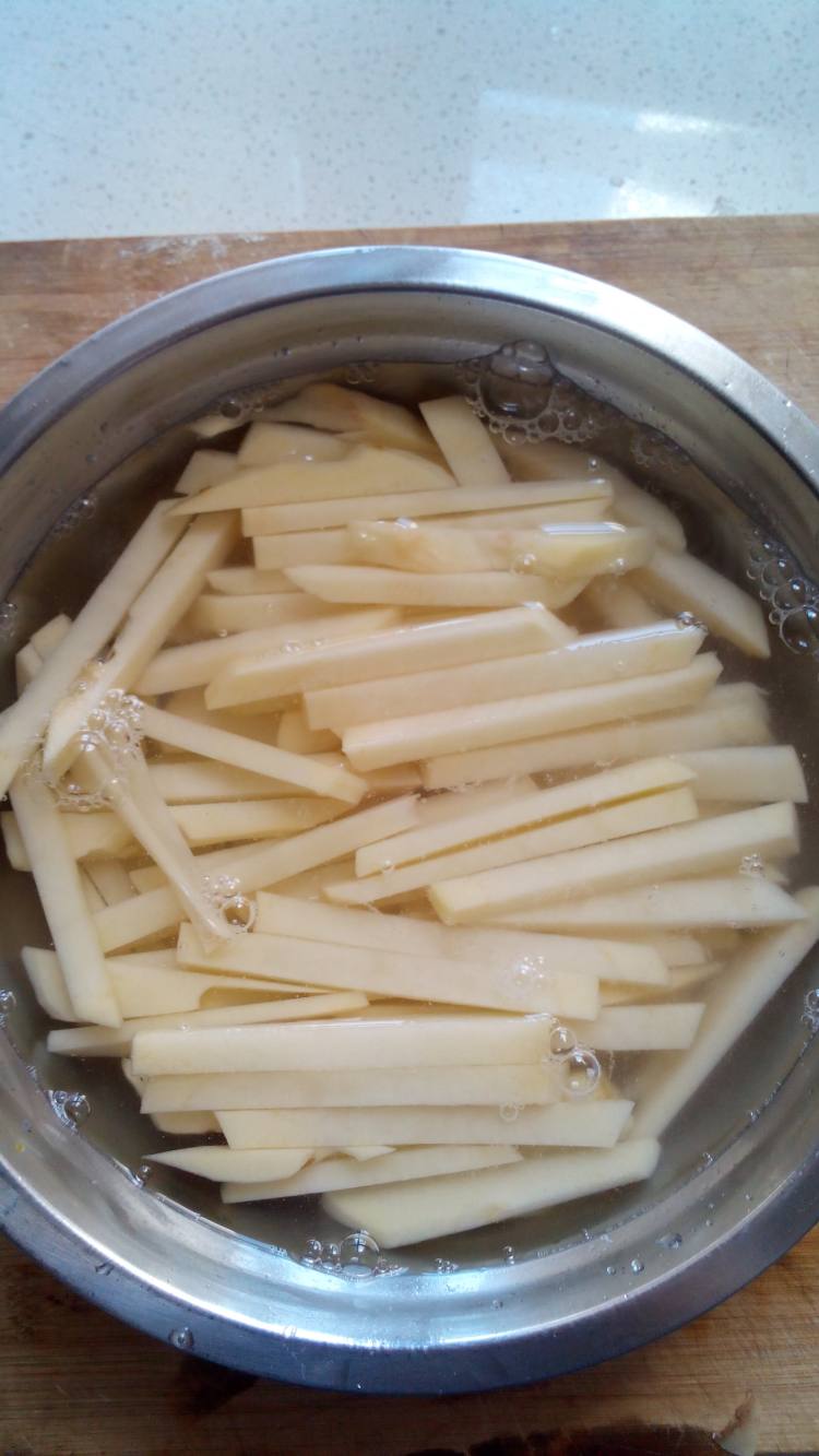 少油版炸薯条步骤2