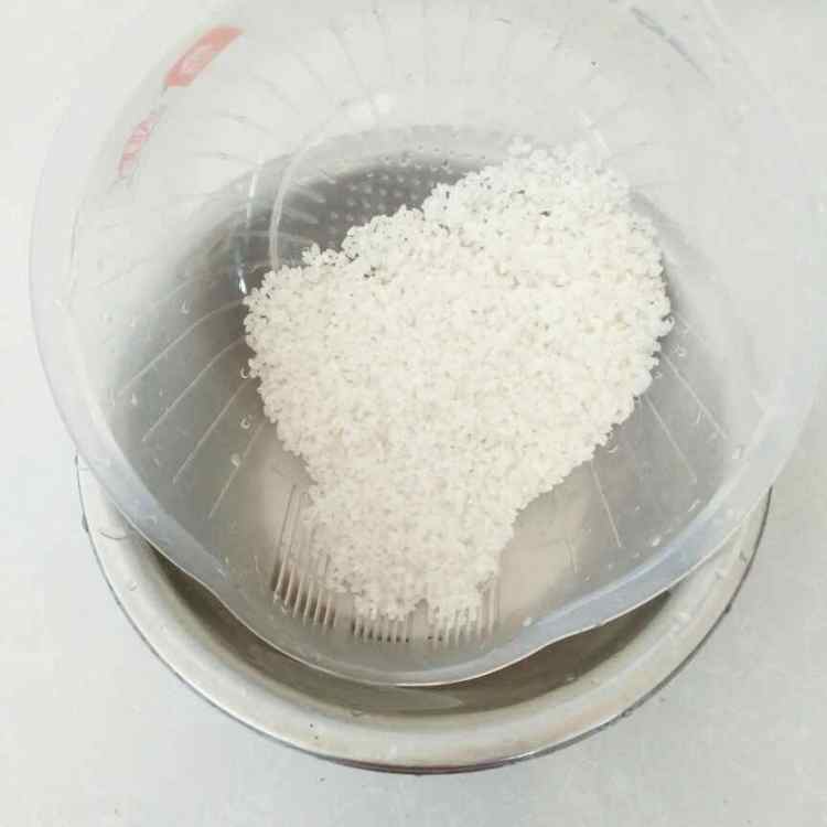 粉蒸五香排骨步骤2