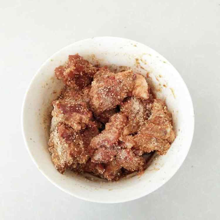 粉蒸五香排骨步骤10