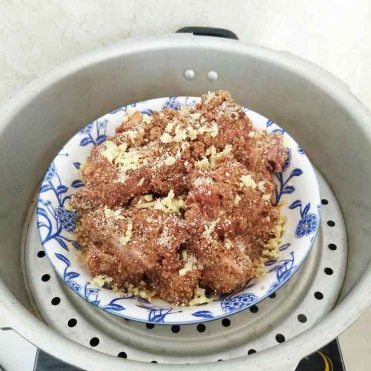 粉蒸五香排骨步骤13