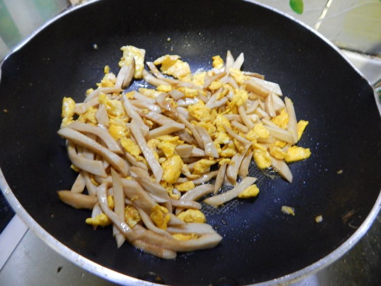 鲜露杏鲍菇炒鸡蛋步骤10