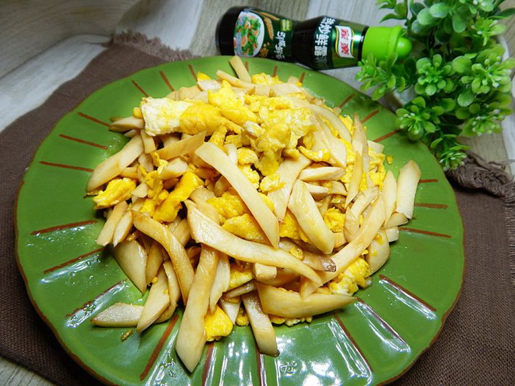 鲜露杏鲍菇炒鸡蛋步骤11