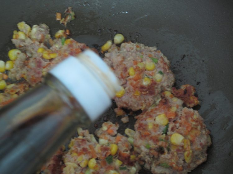 香煎玉米肉饼步骤9