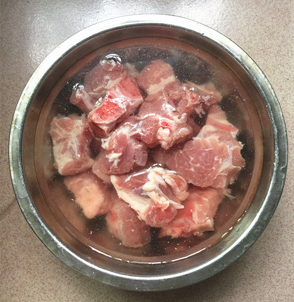绿豆百合排骨汤步骤4