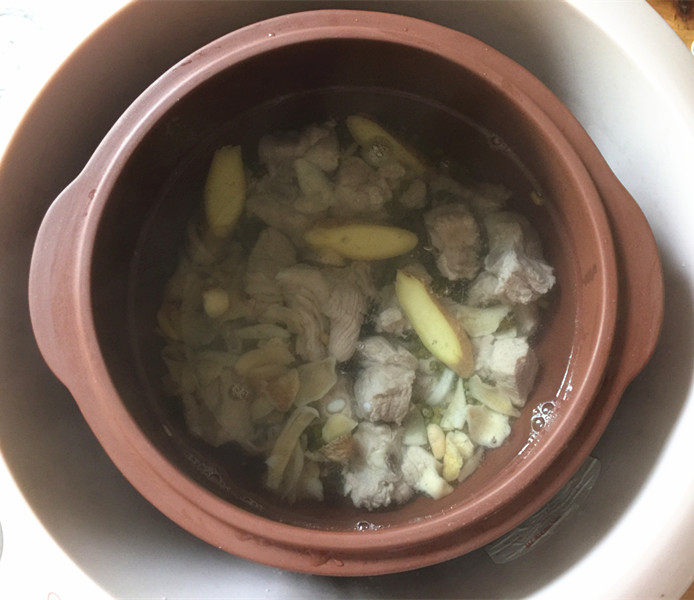 绿豆百合排骨汤步骤8