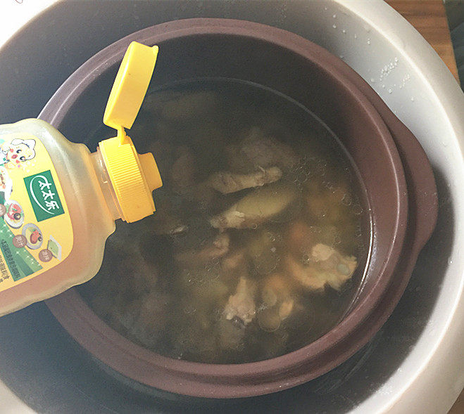 绿豆百合排骨汤步骤11