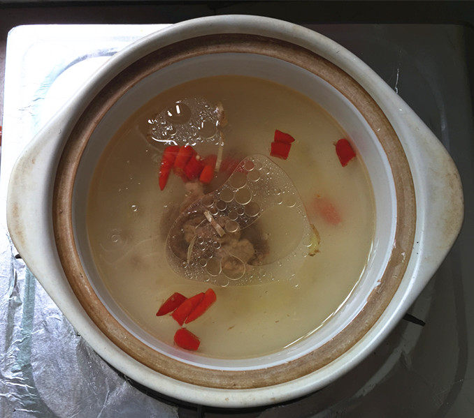 炸鱼块豆腐煲步骤5
