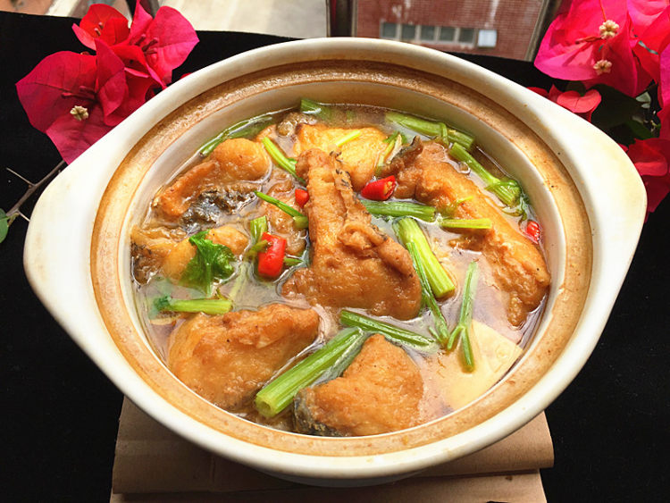炸鱼块豆腐煲步骤14