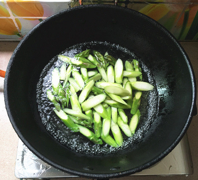 芦笋炒牛肉步骤6