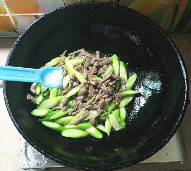 芦笋炒牛肉步骤12