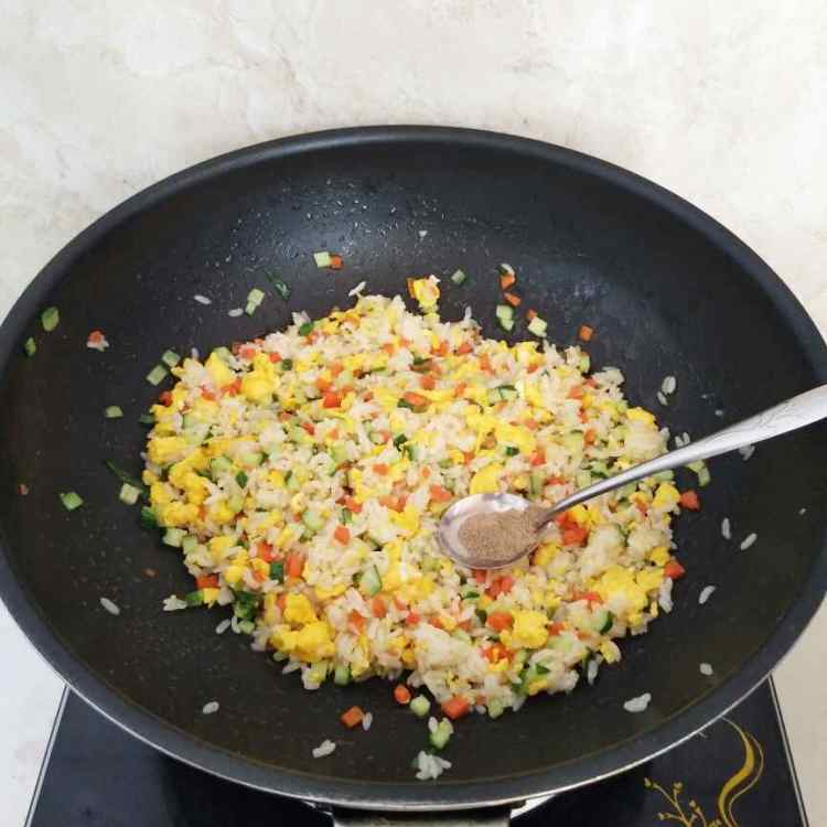 鲜虾素锦蛋炒饭步骤9