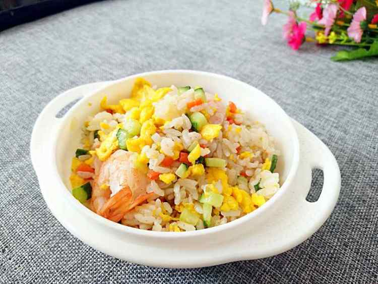 鲜虾素锦蛋炒饭步骤11