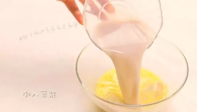 鸡蛋豆腐鲜虾羹步骤4