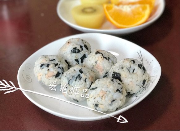 金枪鱼饭团步骤6