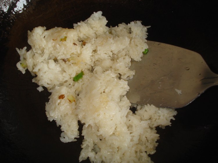 荠菜蛋包饭步骤4