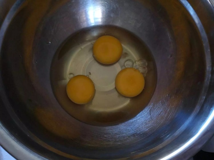 小怪物大眼萌棒棒糖蛋步骤1