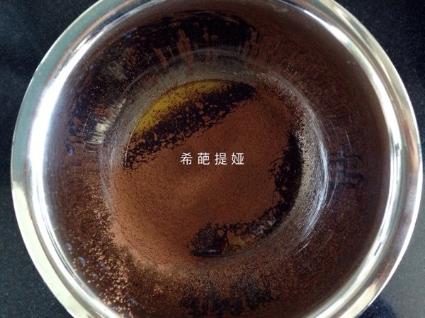 小鸭子蛋糕卷步骤1