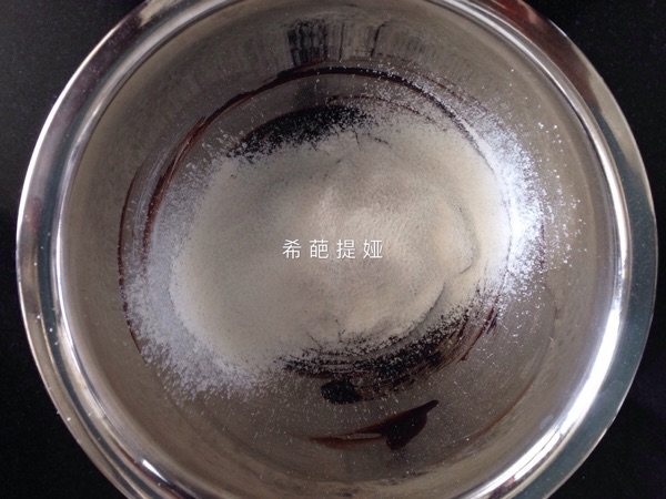 小鸭子蛋糕卷步骤3